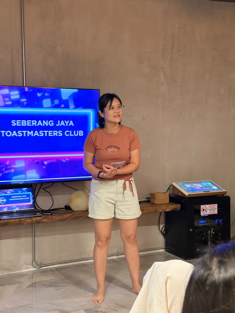 Chin En doing her speeches